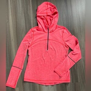 EUC womens Zella half zip hooded long sleeve light sweatshirt top.